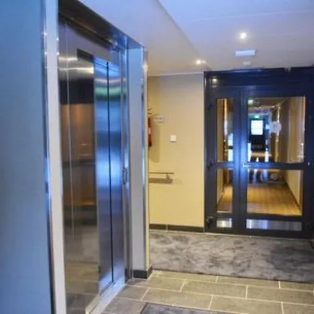 Дом отдыха Holiday Suites Hillside 3 *